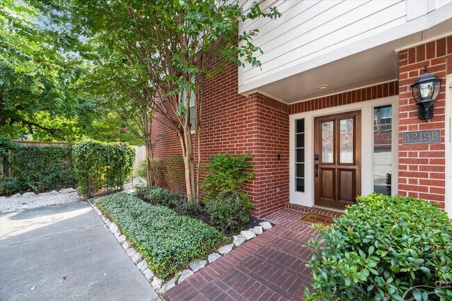 Photo - 4219 Gibson St Casa