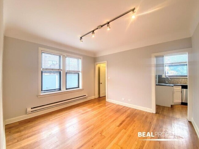 Building Photo - 1 bedroom in CHICAGO IL 60647 Unit C1 Rental