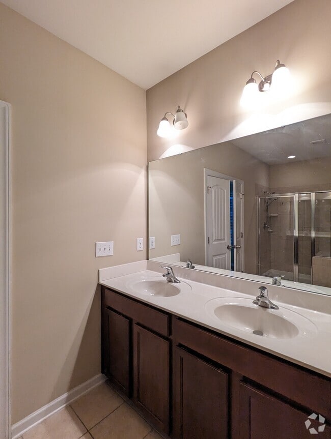 Building Photo - 1017 Dawson Creek Rd Rental