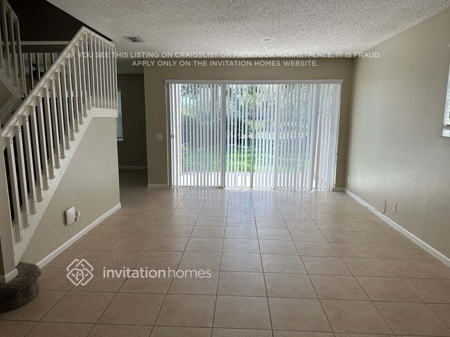 Photo - 136 Canterbury Pl