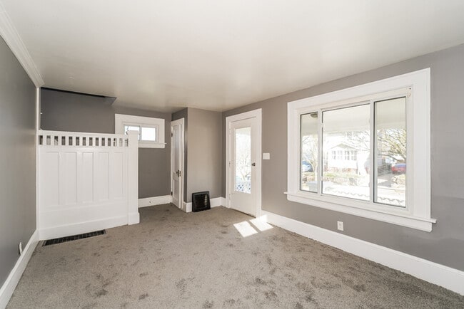 Photo - 788 Saxon Ave
