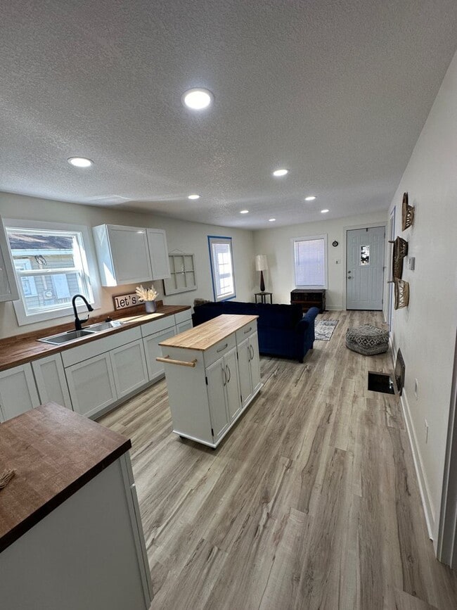 Photo - HOUSE FOR RENT at 910 N 11st St, Salina, KS