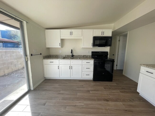 Photo - 1508 E Adelaide Dr Unidad 11
