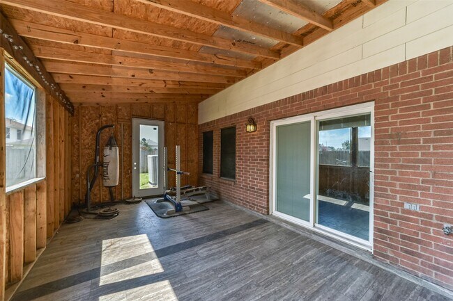 Photo - 3818 Brook Garden Ln