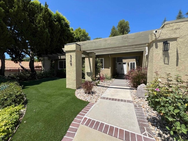 Building Photo - 5309 Lockhurst Dr Rental