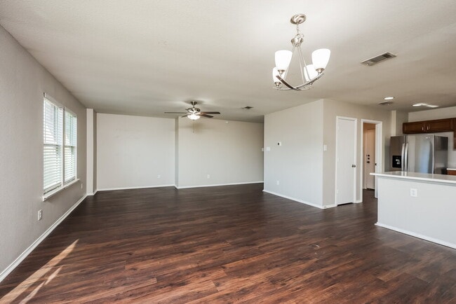 Photo - 533 Hearthstone Dr