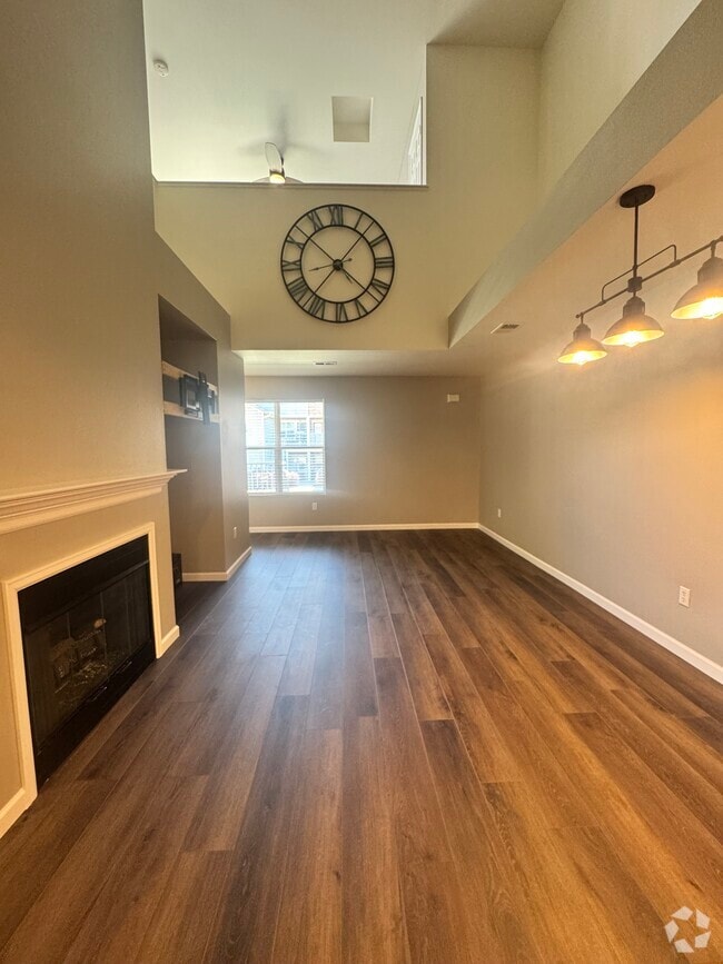 Building Photo - 18622 E Water Dr Unit D Rental