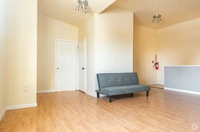 Building Photo - 1517 N 15th St Unit 3F-Room for rent Rental