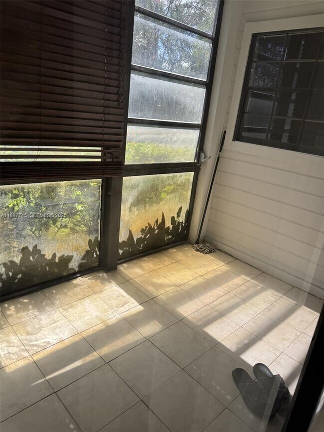 Photo - 827 NE 199th St Unit 102