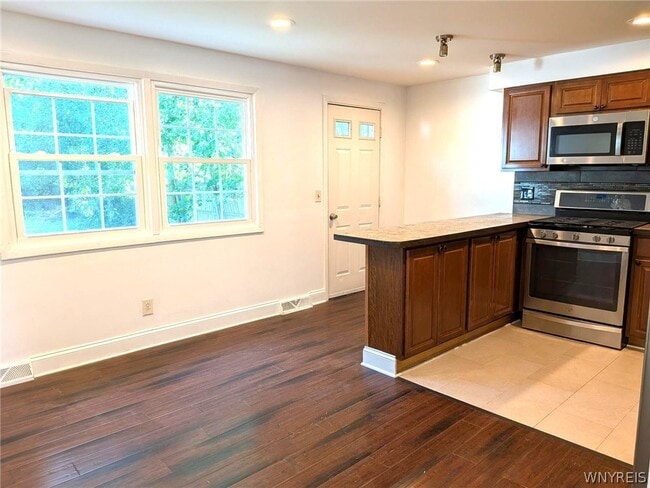 Photo - 253 Glenhaven Dr