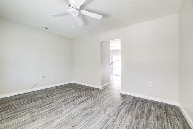 Photo - Cozy 2BR Duplex with Fenced Yard in Convenient Rincon Location