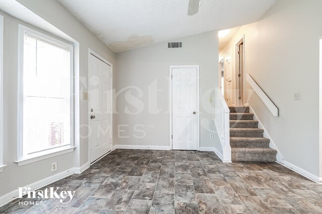 Photo - 434 Ashwood Dr