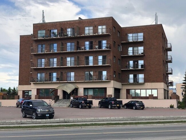 One Bedroom Lakefront Condo with Garage - One Bedroom Lakefront Condo with Garage