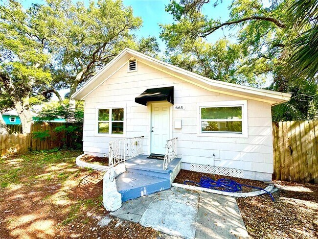 Building Photo - 665 26th Ave S Rental