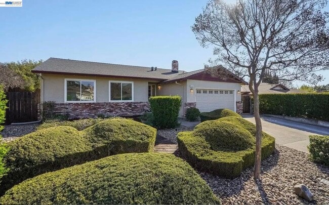 Photo - 3309 St James Pl