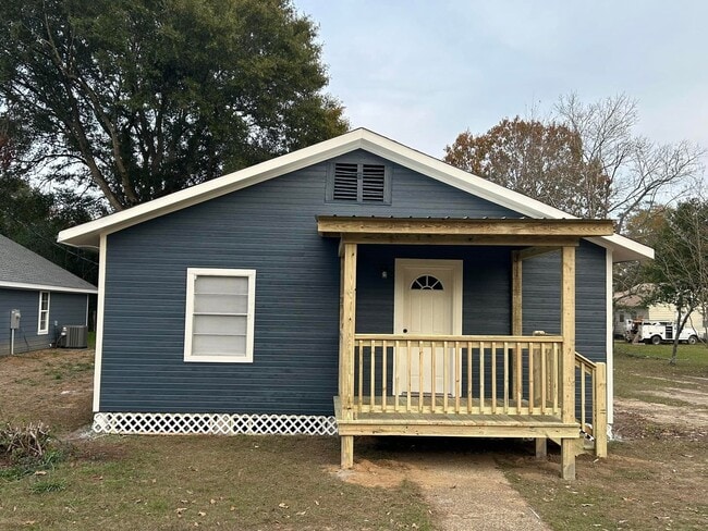 3 Bedroom 1 Bath House Available for Rent ... - 3 Bedroom 1 Bath House Available for Rent ...