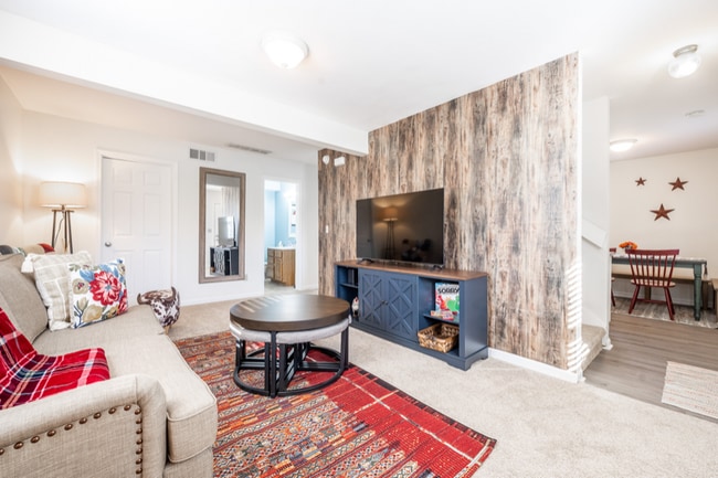 Photo - 1310 S Woodlawn Ave