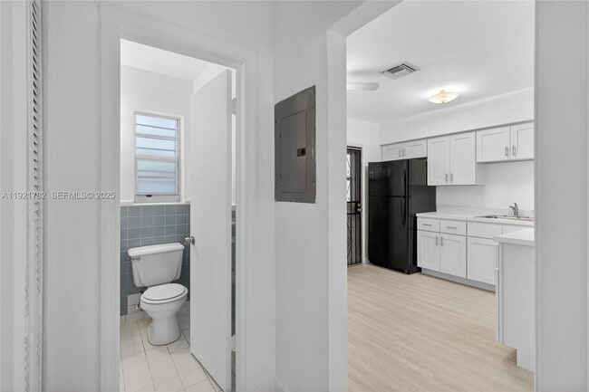 Photo - 1572 NW 2nd St Unit Front