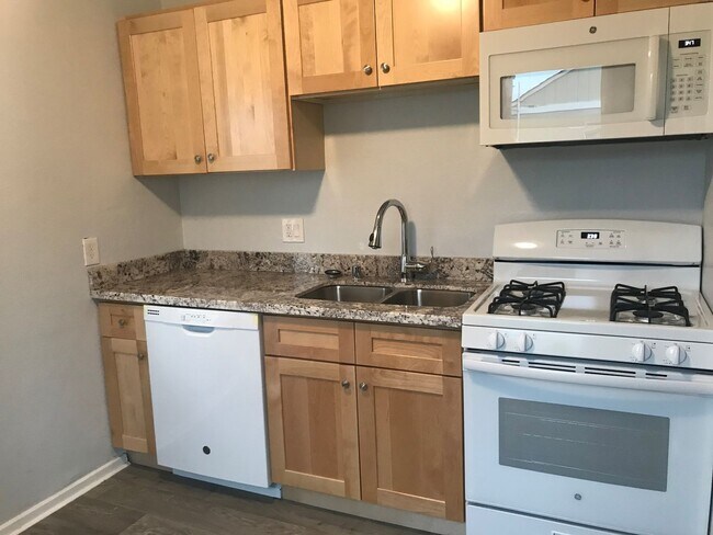 Photo - 1015 Lane Pl Unit 1015 1/2