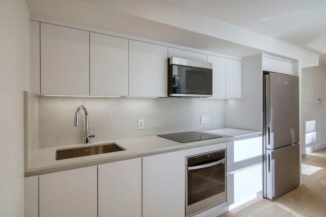 Building Photo - 10 Rosemount Unit 2