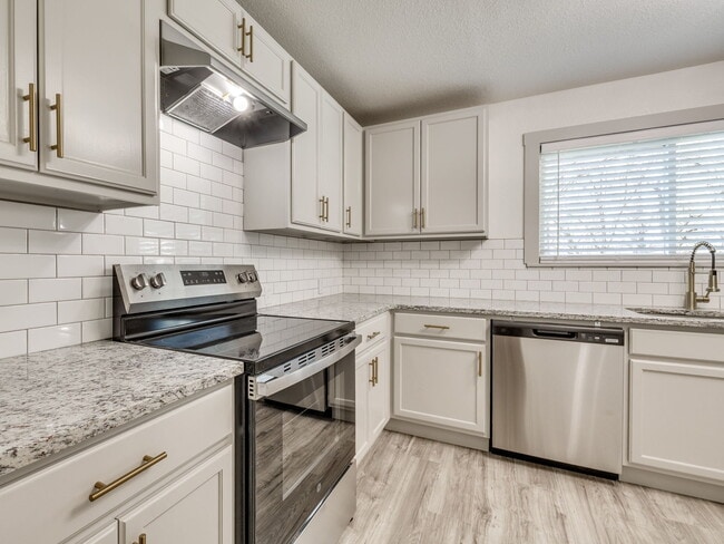 Photo - 1300 N McKinley Ave