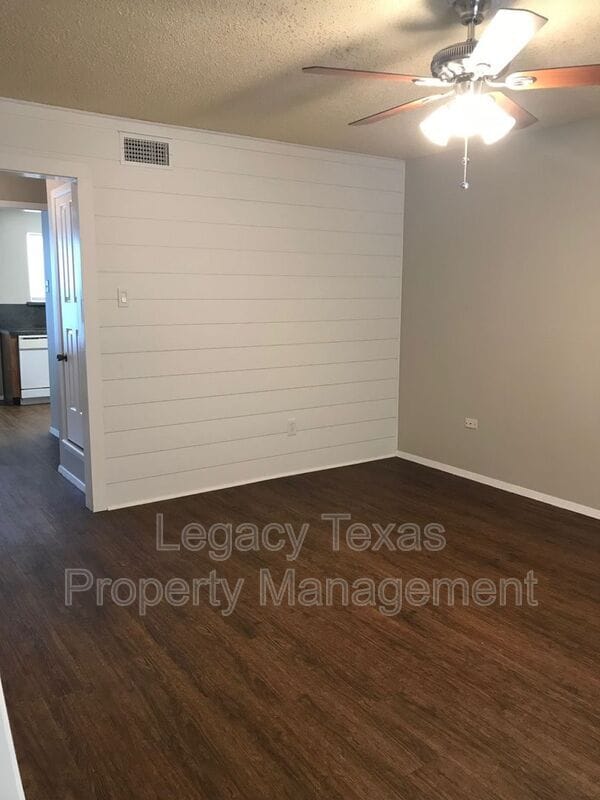Photo - 1407 Courtney Pl Townhome