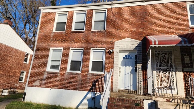 Building Photo - 4518 Fairfax Rd Unit 1