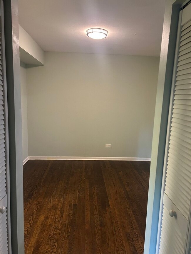 Photo - 1538 W Chase Ave Unit 2S