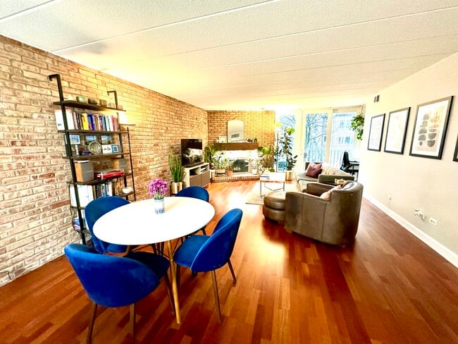 Photo - 651 W Sheridan Rd Unidad 3C