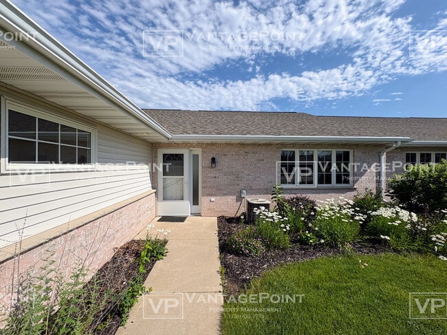 Photo - 1684 Twin Lakes Cir