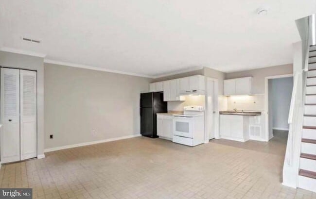 Building Photo - 5501 Woodlawn Manor Ct