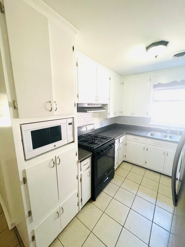 Photo - 1104 Fairfax Ct