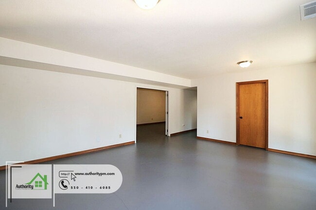 Photo - 10560 Old Oregon Trail