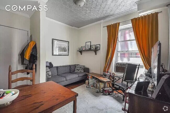 Building Photo - 1273 1st Ave Unit 4 Rental