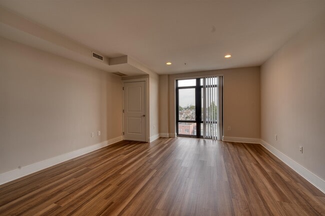 Building Photo - 1040 John F. Kennedy Blvd Unit 203
