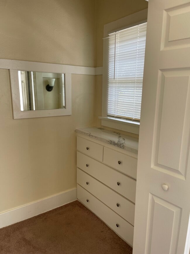 Photo - 445 W 11th St Unidad #445