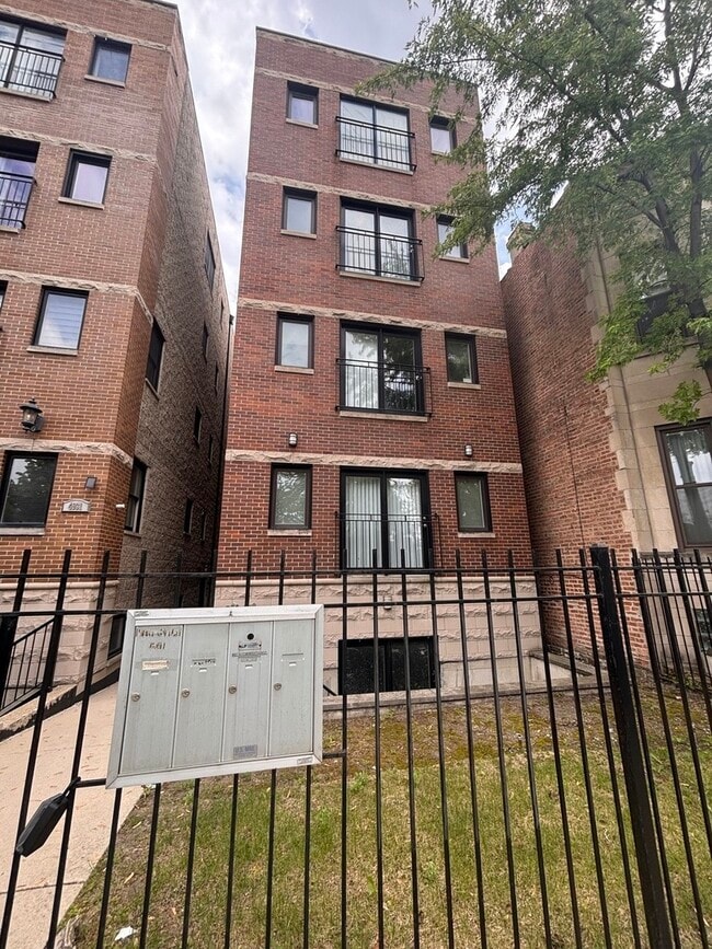 Photo - 4933 S Prairie Ave House