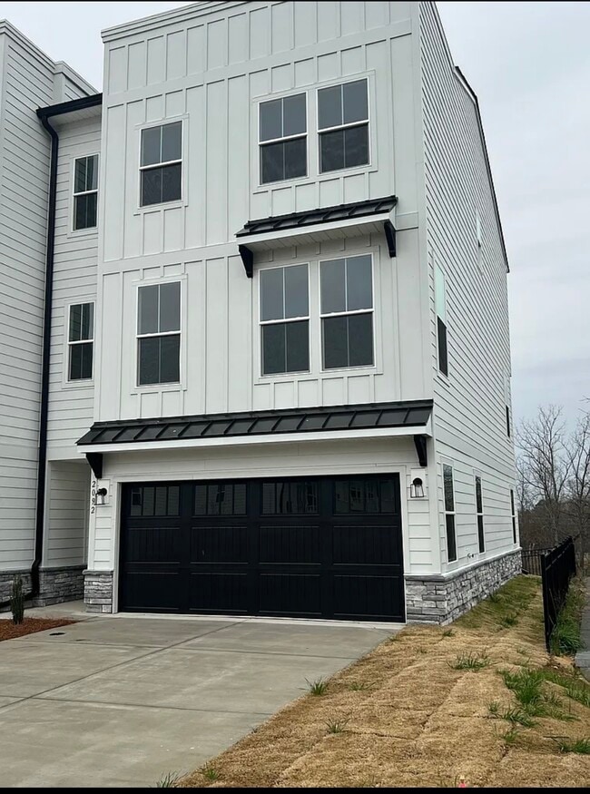 Photo - 2092 Barrowcliffe Dr NW