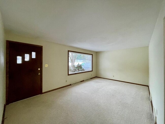 Photo - 9841 Smithdale Ave NE