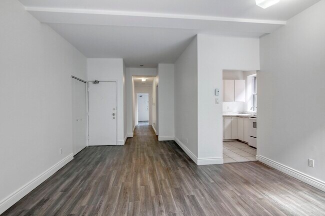 Photo - 3421 Rue Durocher Unit 306
