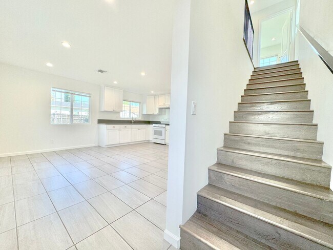 7342-7344 Loma Verde Avenue - 7342-7344 Loma Verde Avenue Unit 7344