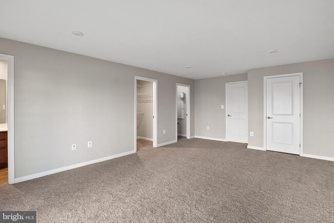Photo - 515 Streamview Dr