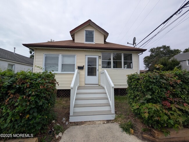 Building Photo - 53 Ramsey Ave Rental