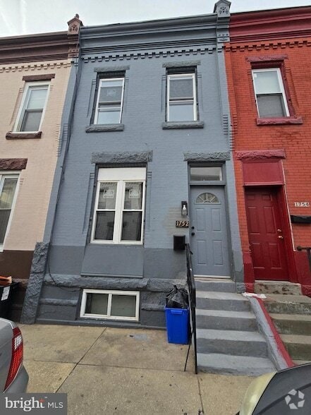 Building Photo - 1752 N Newkirk St Rental