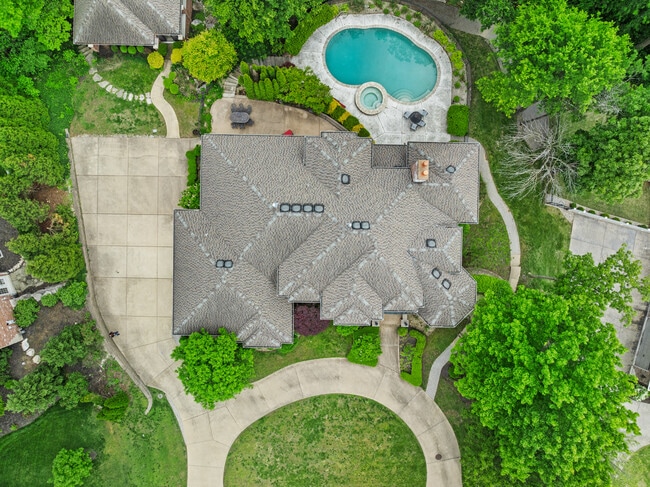 Building Photo - 12932 Sunset Bluff Ct