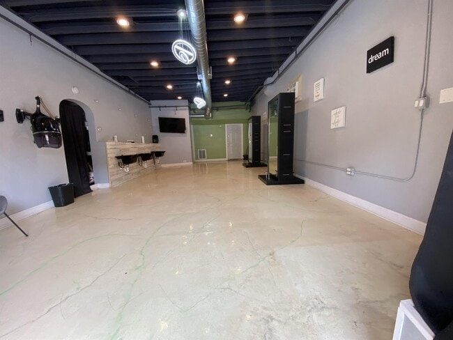 Building Photo - 5742 W Chicago Ave Unit 1 E - Commercial Space