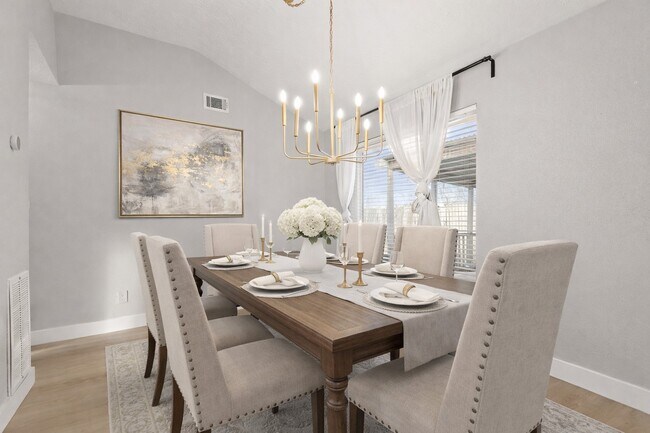 Photo - 602 W Castle Harbour Dr