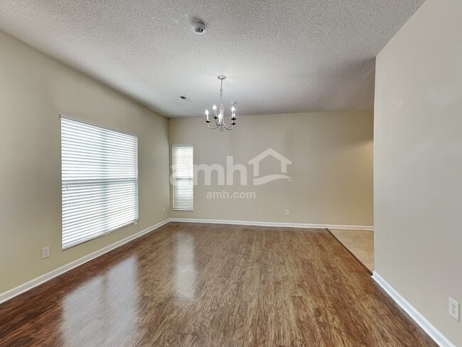 Photo - 696 Winners Cir