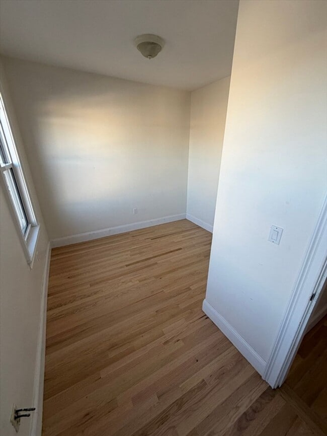 Photo - 4-12 Humboldt Place Unit 6 - 3