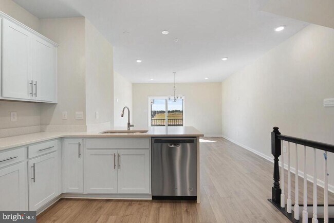 Photo - 344 Ensemble Wy